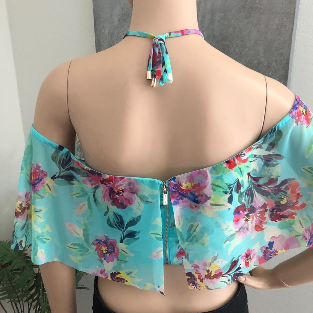 Guess by Marciano Floral Halter Off-Shoulder Crop Top NWT Medium - Picture 4 of 11